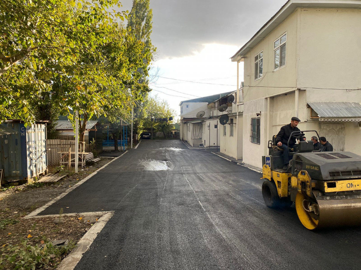 Asphalting the streets of the city of Gabala